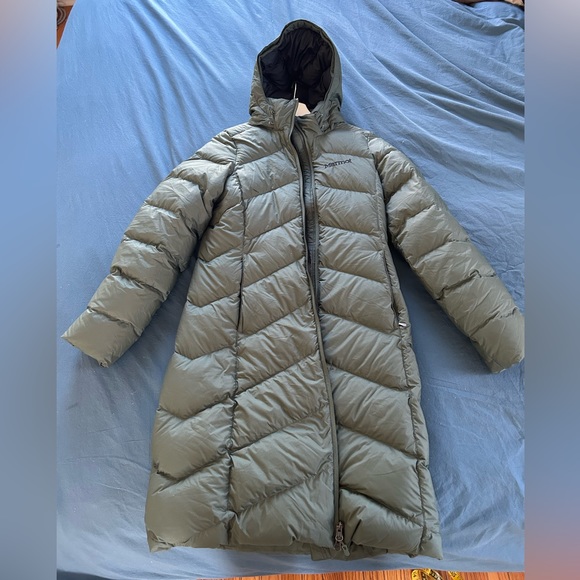 Marmot Jackets & Blazers - Marmot Hooded Down Parka - like new!